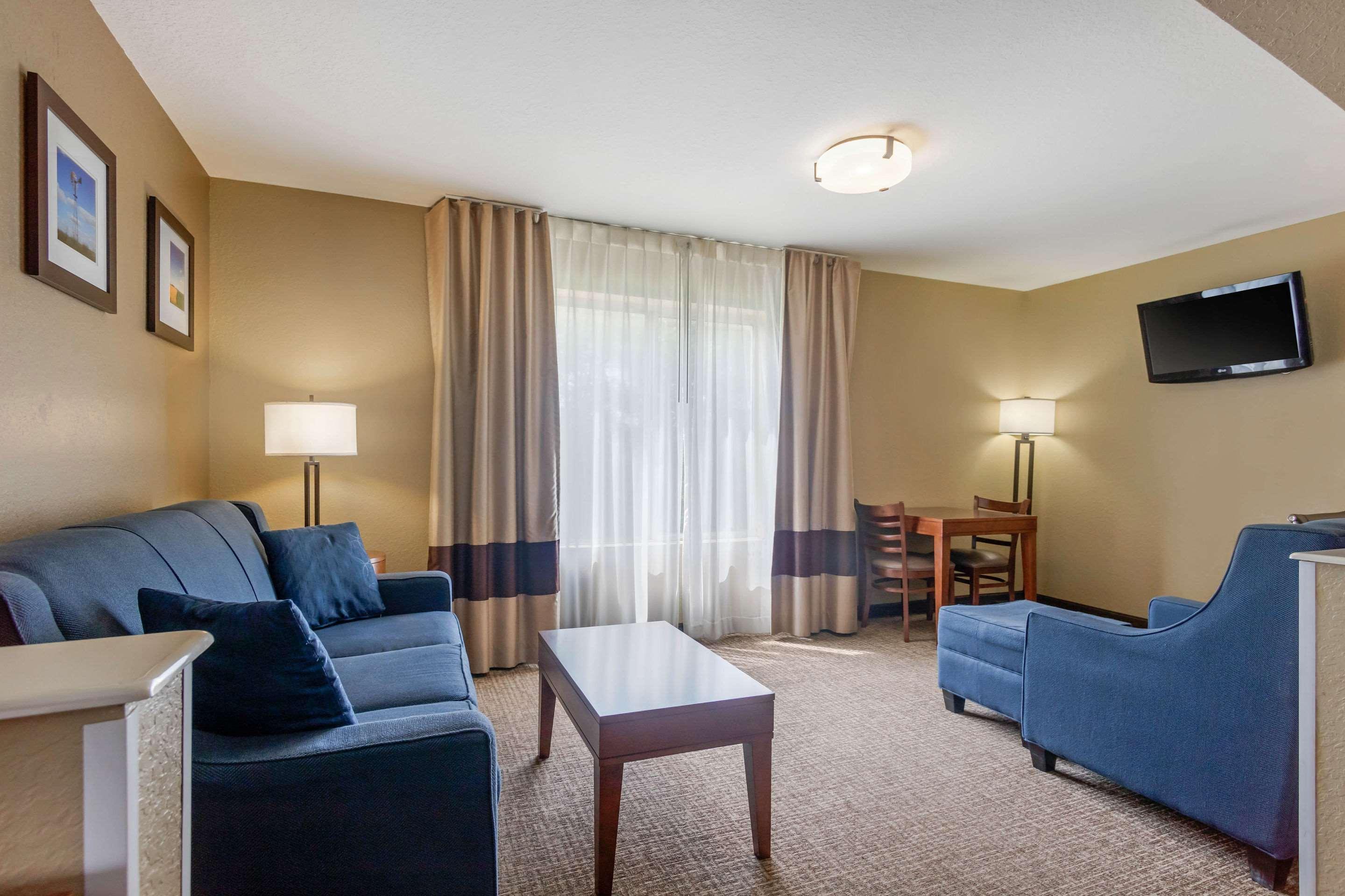 Comfort Inn & Suites Pittsburg Exteriör bild