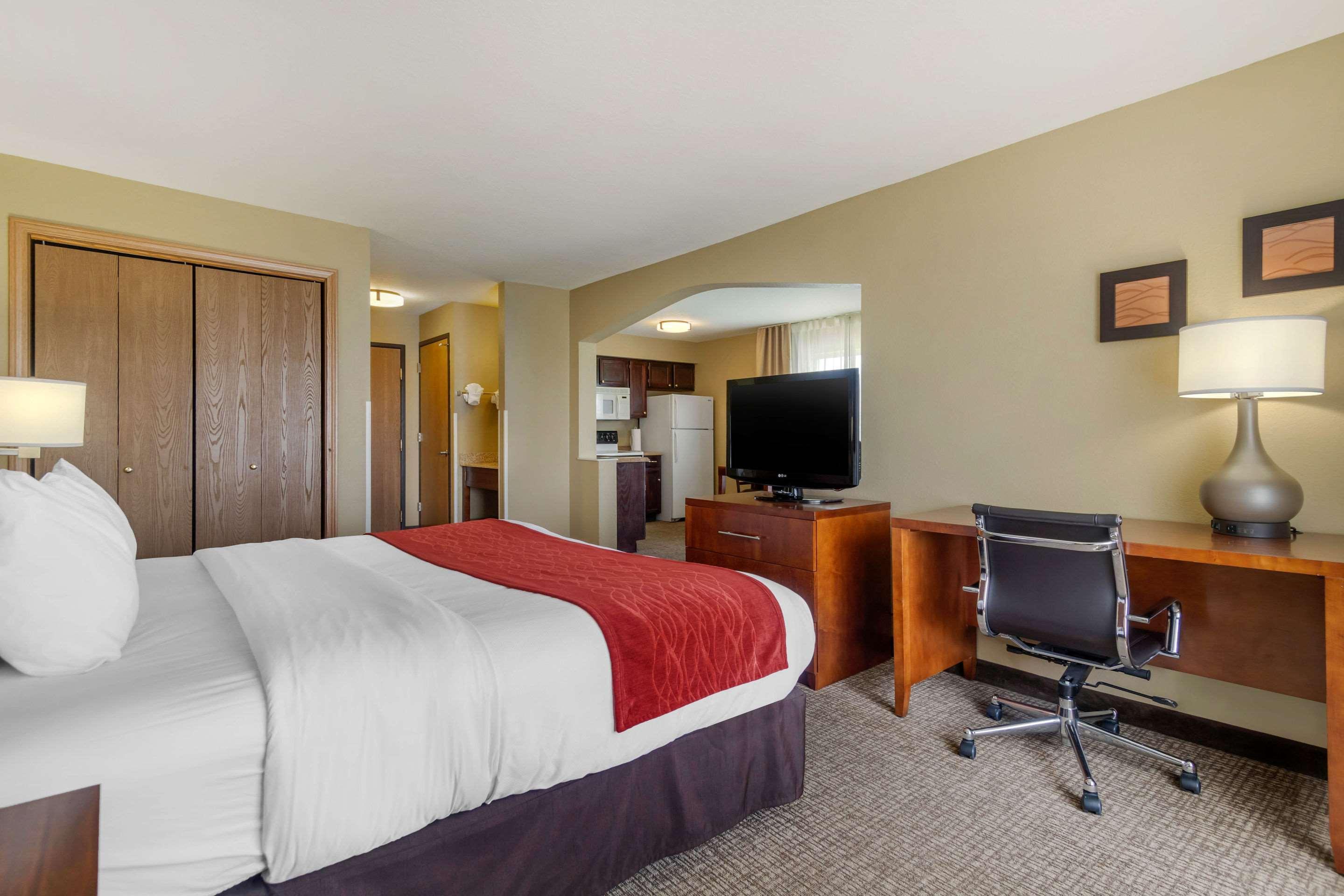 Comfort Inn & Suites Pittsburg Exteriör bild
