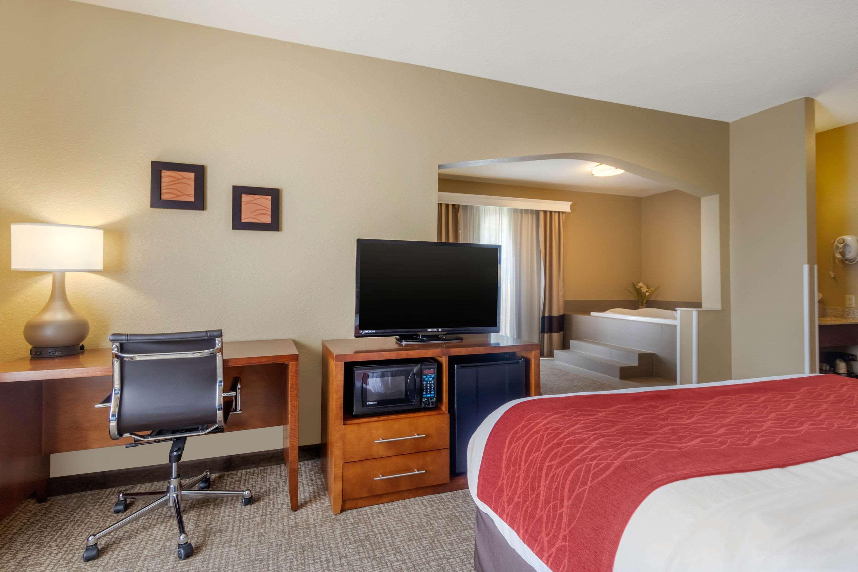 Comfort Inn & Suites Pittsburg Exteriör bild